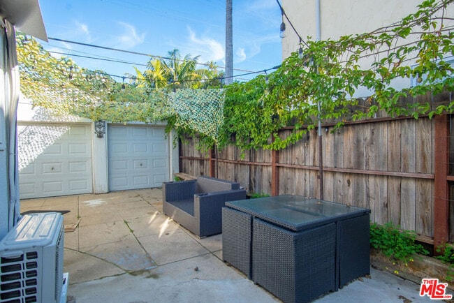 Building Photo - 6501 Drexel Ave