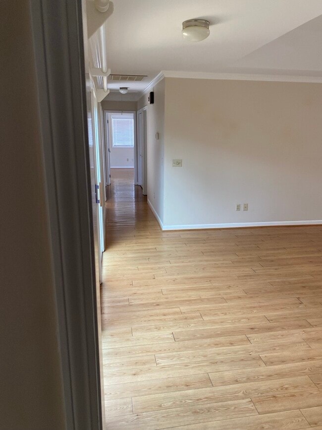 Building Photo - 205 Patio Pl