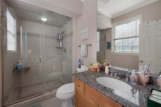 Building Photo - 7000 Seawall Blvd