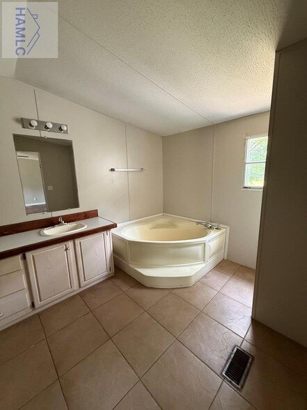 Building Photo - 106 Cravey Ln