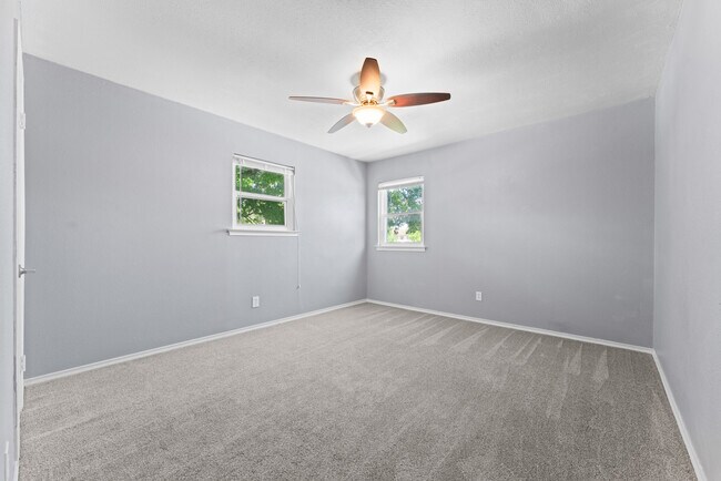 Building Photo - 13036 Glenside Dr