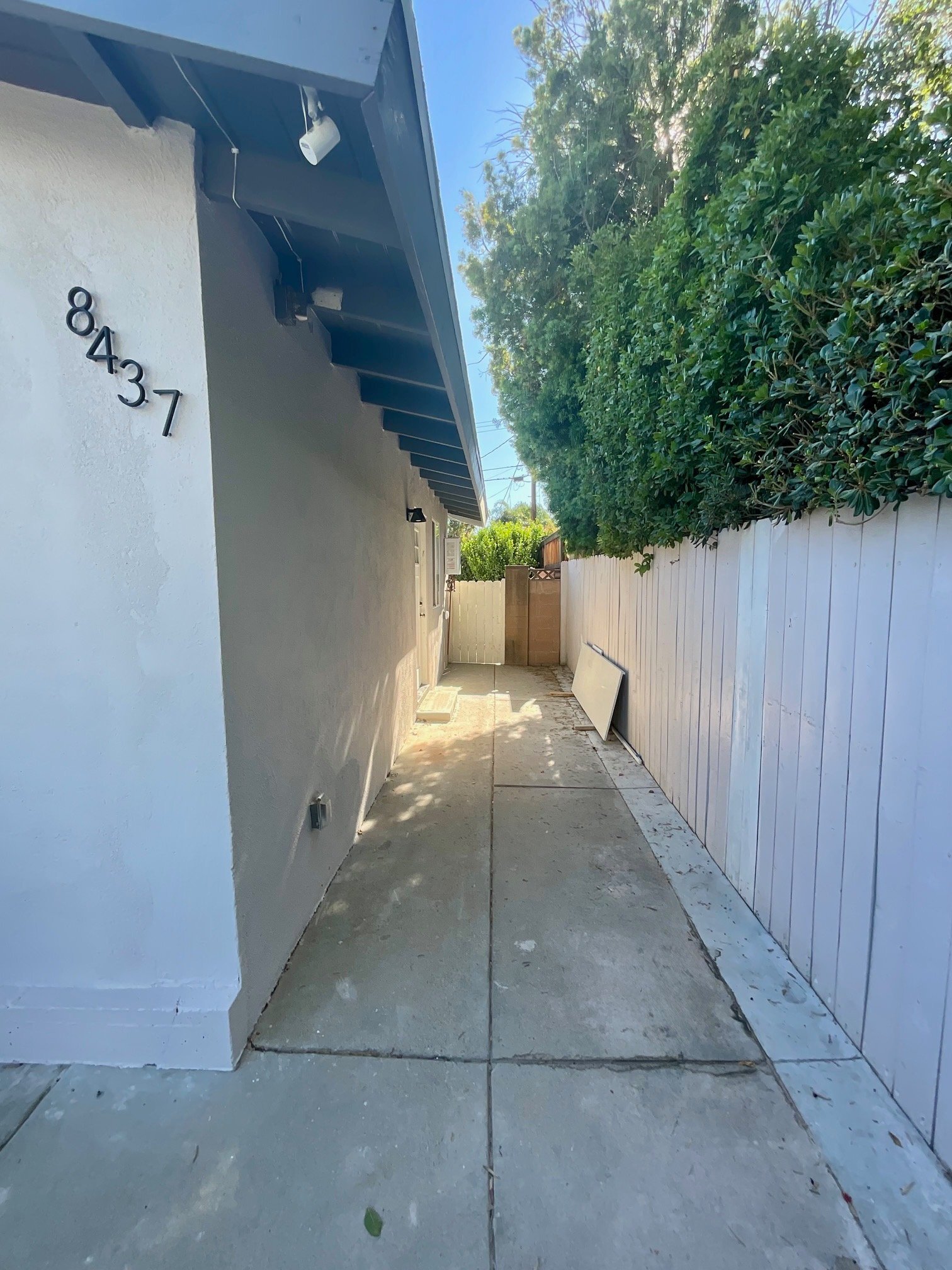 Building Photo - 8437 Nevada Ave