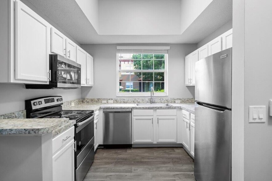 Primary Photo - Delray Bay Apartments