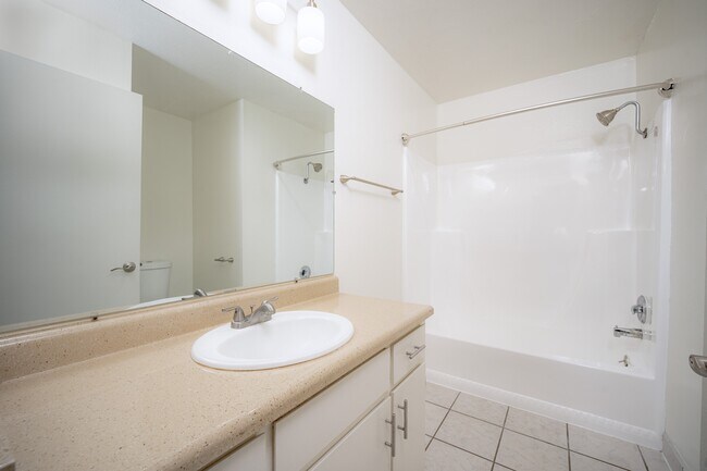 Oliva #37 bath - Oliva Apartments