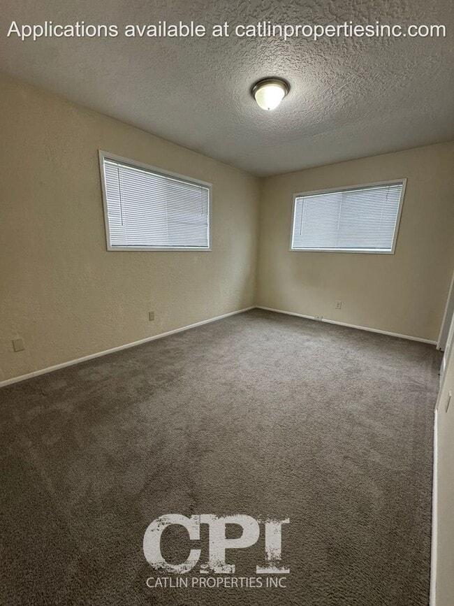 Building Photo - 124 Tilla Dr