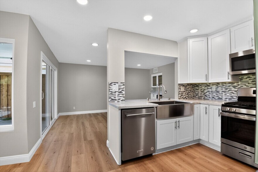 Building Photo - 2173 Arbor Cir