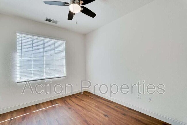 Building Photo - 675 W Esplanade Dr