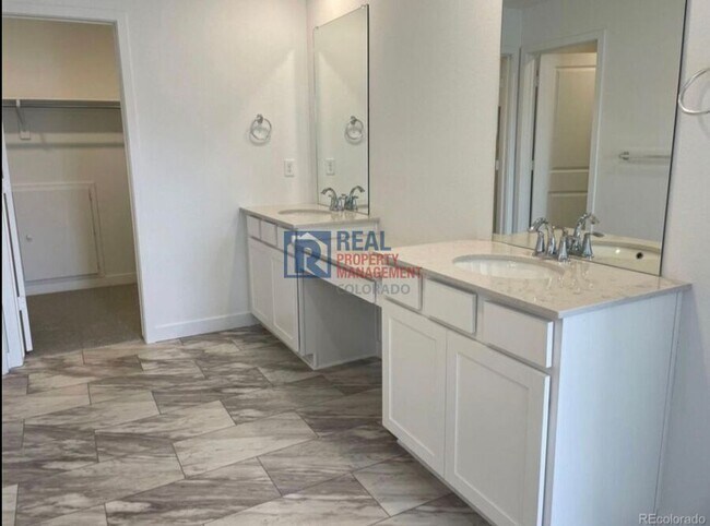 Building Photo - 5525 Wisteria Ave