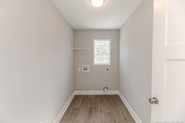 Building Photo - 533 Stadium Dr