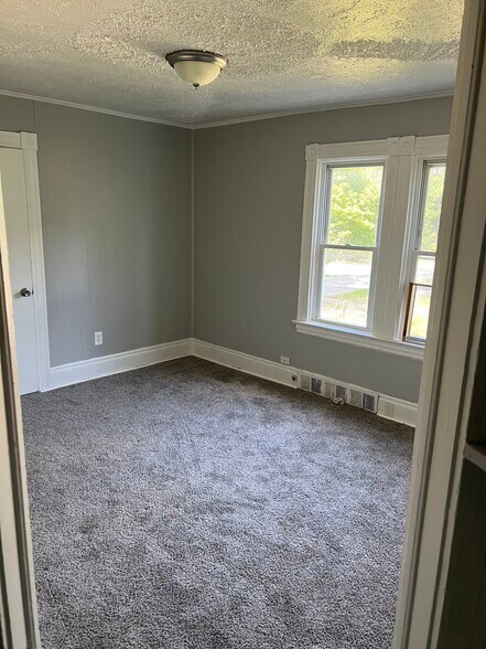 Living room - 101 Superior St