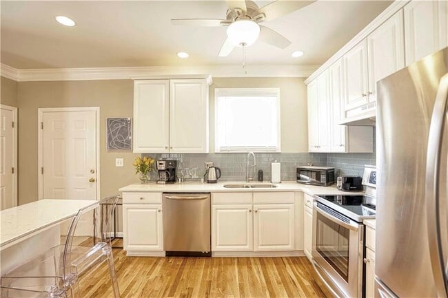 Building Photo - 83 Richmond St SE