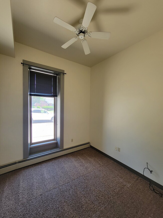 Building Photo - 103 N Wisconsin St