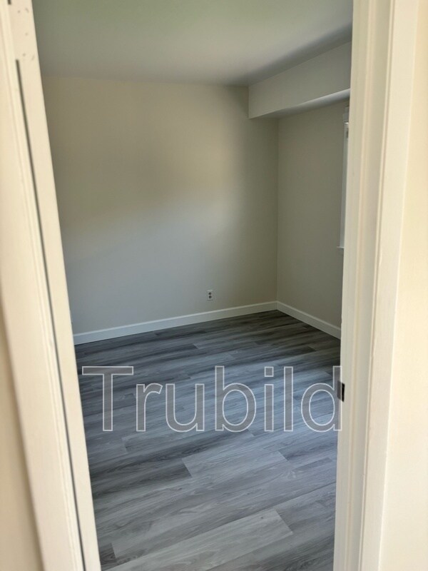 Building Photo - 246 Albatross St