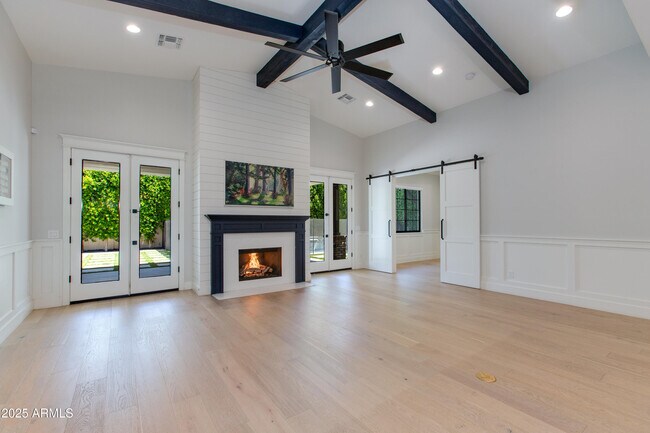 Building Photo - 3802 E Highland Ave