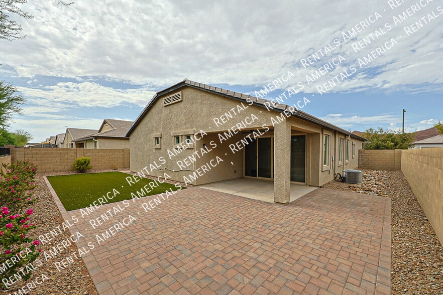 Building Photo - 13607 W Briles Rd