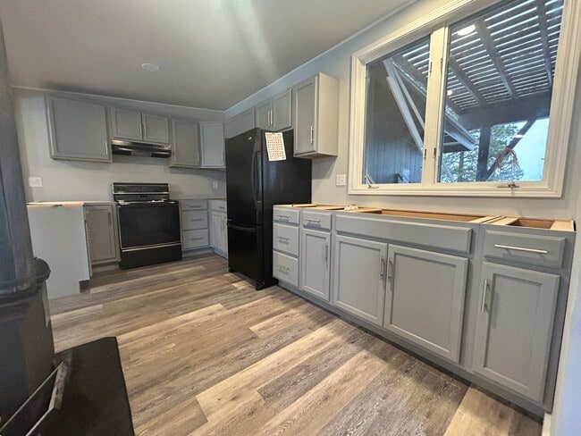 Building Photo - Cozy 1-Bed Cabin on 30 Private Acres – Incredible Views & Outdoor Access