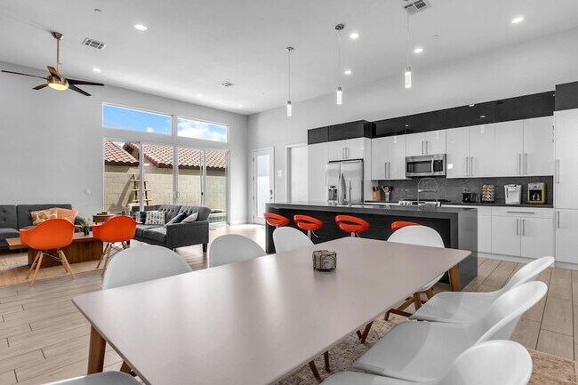 Building Photo - 51855 Avenida Juarez