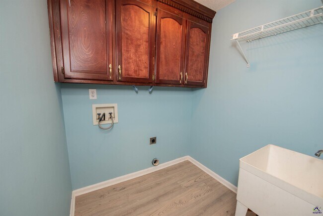 Building Photo - 111 Wiley Way