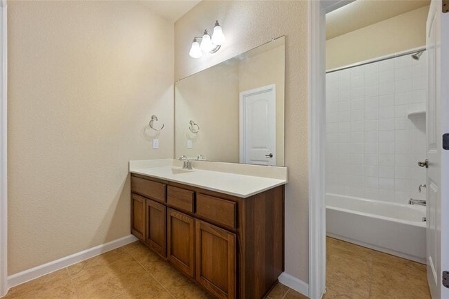 Building Photo - 213 Southern Cross Dr
