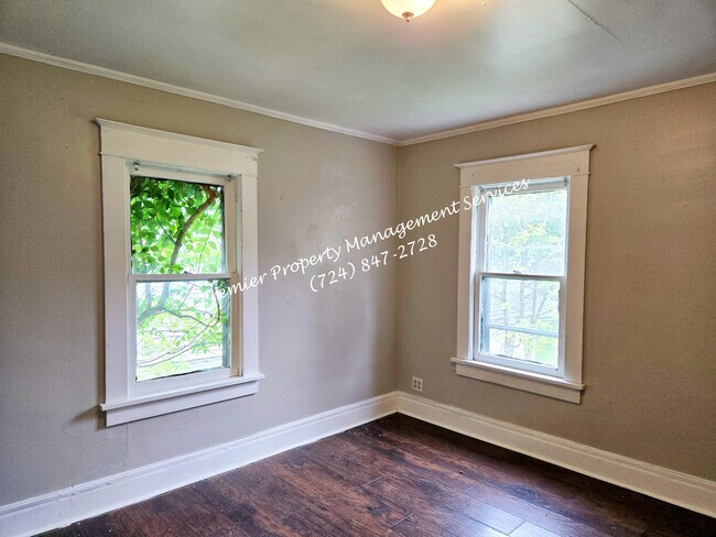 Building Photo - 1023 Negley St