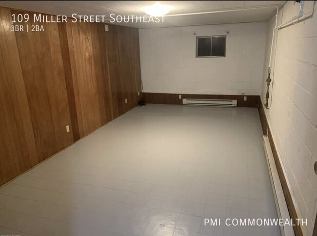 Building Photo - 109 Miller St SE