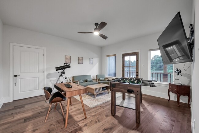 Building Photo - 15937 Stagecoach Rd