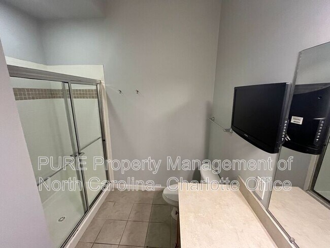 Building Photo - 462 New Bern Station Ct