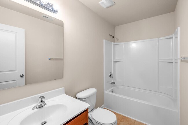 Building Photo - 2937 Westbury Ct