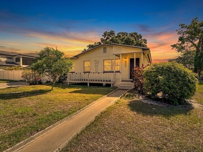 Building Photo - Fully Updated and Move-In Ready St. Pete Home – Minutes to Downtown & Beach - 2bed | 1bath