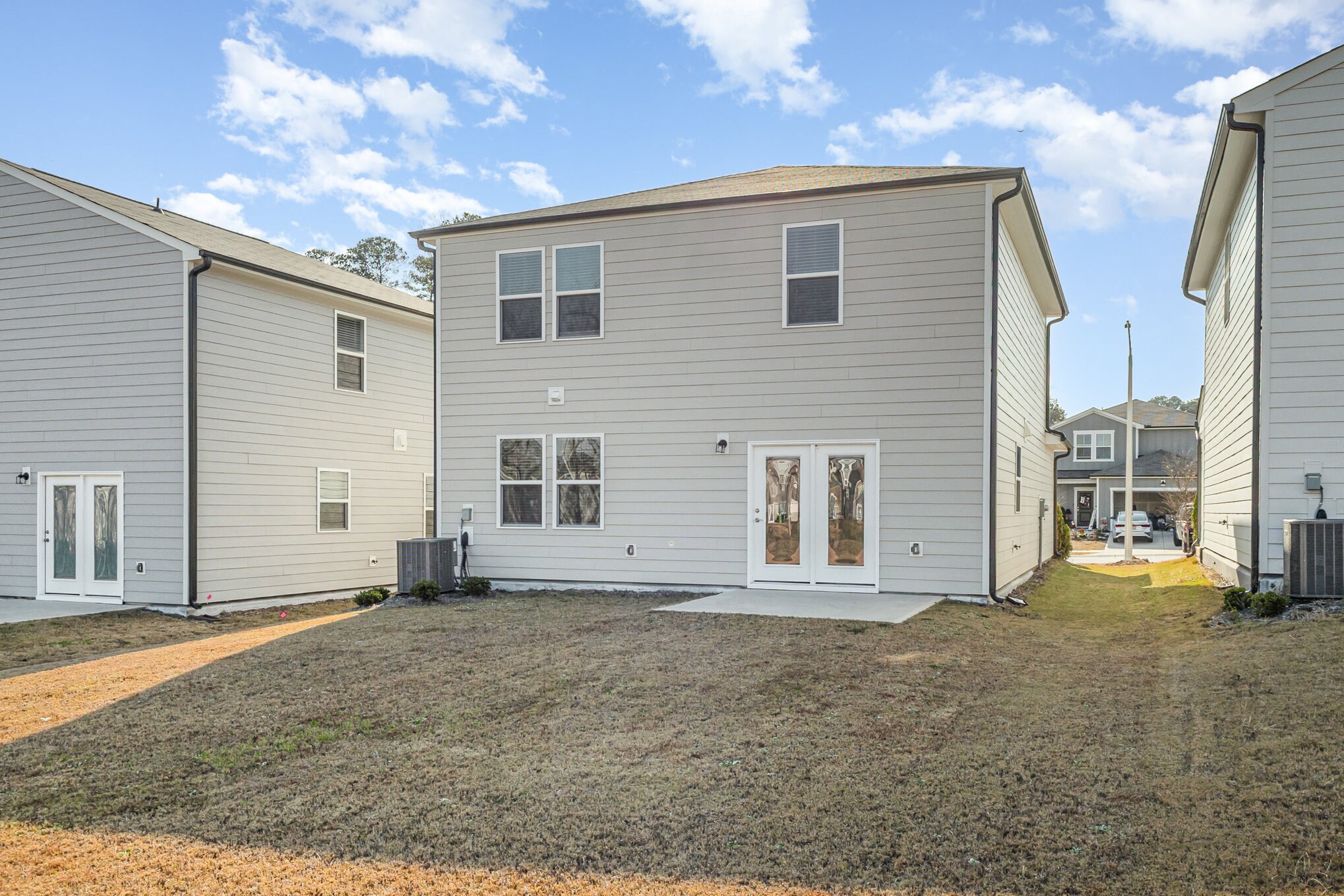 Building Photo - 1425 Rhodes Pond St