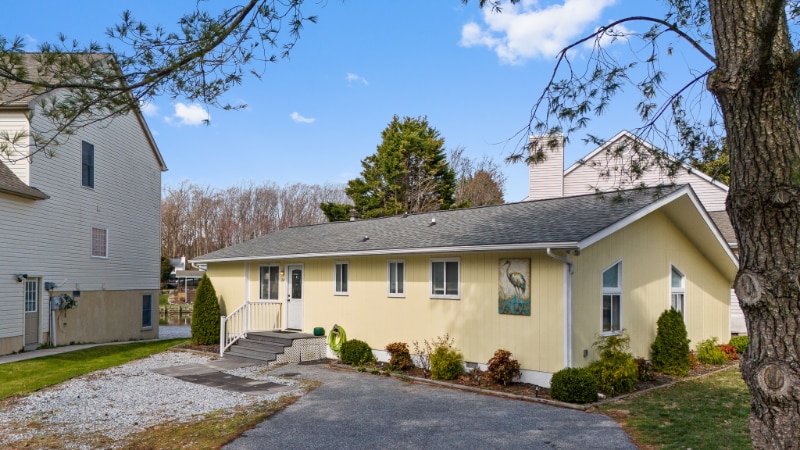 Building Photo - 24 Windjammer Rd