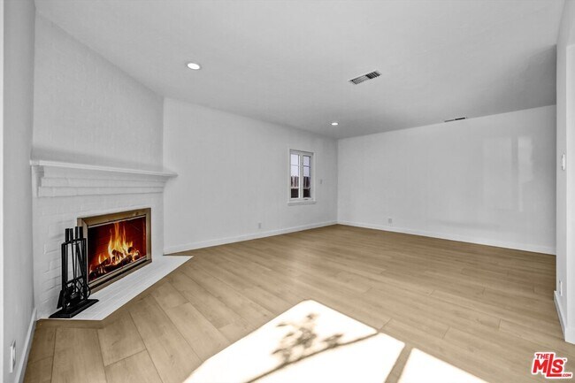 Building Photo - 6254 Ben Ave