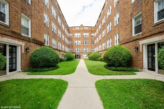 Building Photo - 2 bedroom in Chicago IL 60626