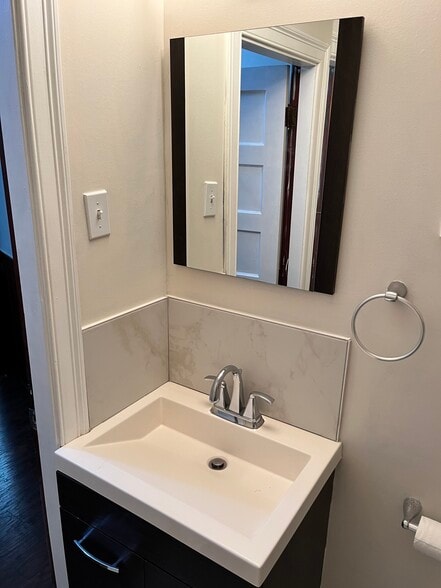 Full Bath (Sink) - 52 Germain Ave