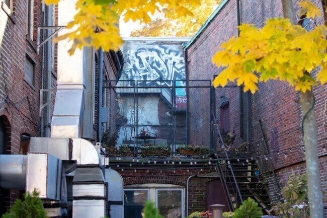 Building Photo - 41 West St