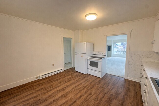 Building Photo - 811 N 3rd St