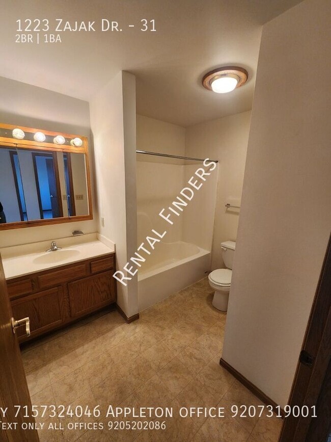 Building Photo - 1223 Zajak Dr