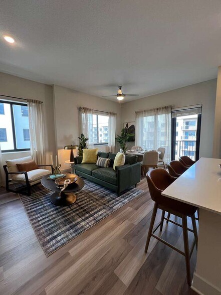 Building Photo - 2910 SW 69th Ave