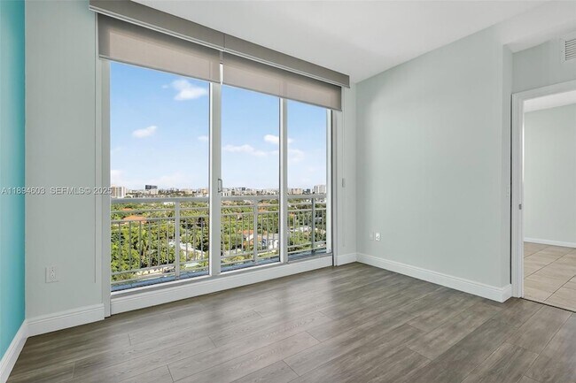 Building Photo - 2021 SW 3rd Ave