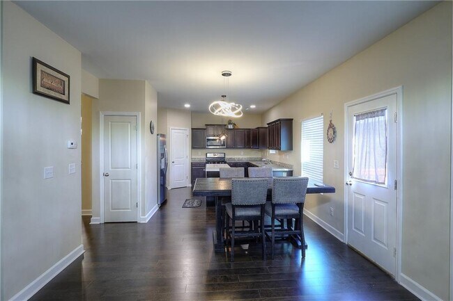 Building Photo - 1230 Dianne Dr