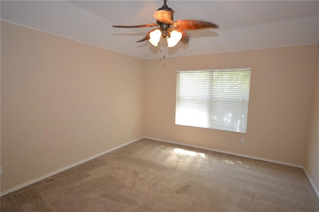 Building Photo - 1803 Ascot Ln