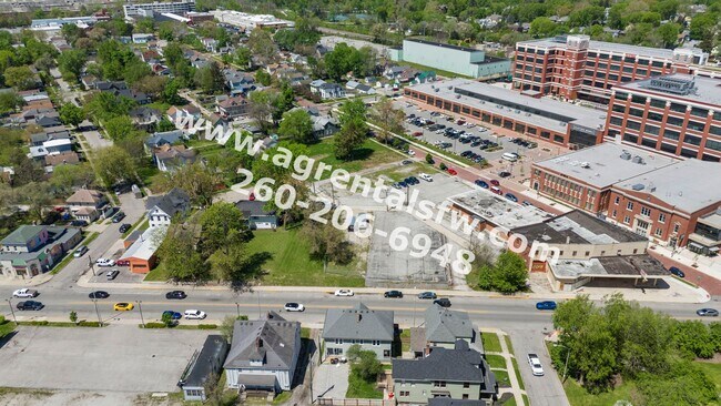 Building Photo - 1829 Broadway