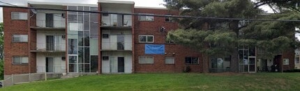 Building Photo - 620 Pedretti Ave