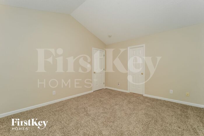 Building Photo - 4901 Heritage Woods Dr