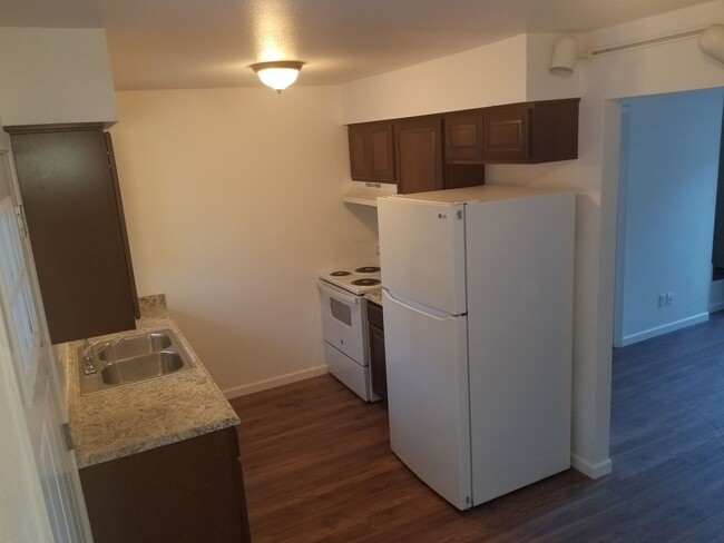 Building Photo - 2 Bed, 1 Bath Townhouse next to NAU!! Stud...