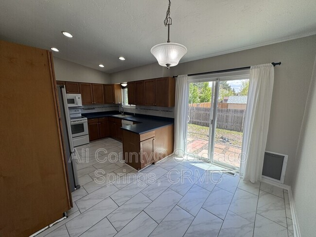 Building Photo - 5185 Nolte Dr N