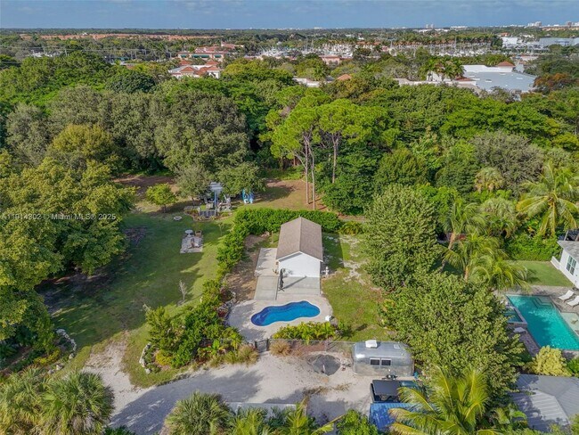 Building Photo - 11324 Palm Tree Ln