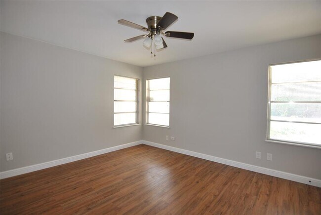 Building Photo - 3519 Latma Dr