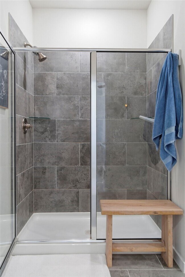 Building Photo - 233 S Harrogate Ln