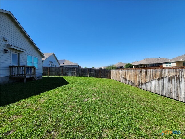 Building Photo - 522 Blue Stem Rd